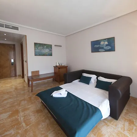 La Laguna & Golf Ξενοδοχείο 4*