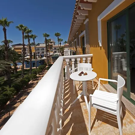 Ξενοδοχείο La Laguna & Golf 4*
